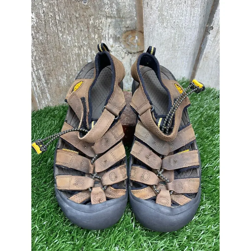 Keen Leather Water Shoes Youth 5